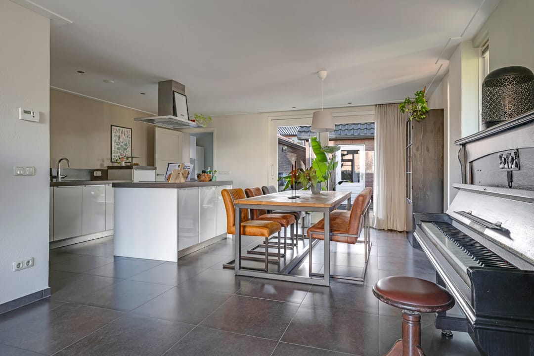 Foto 23 van Leliestraat 2