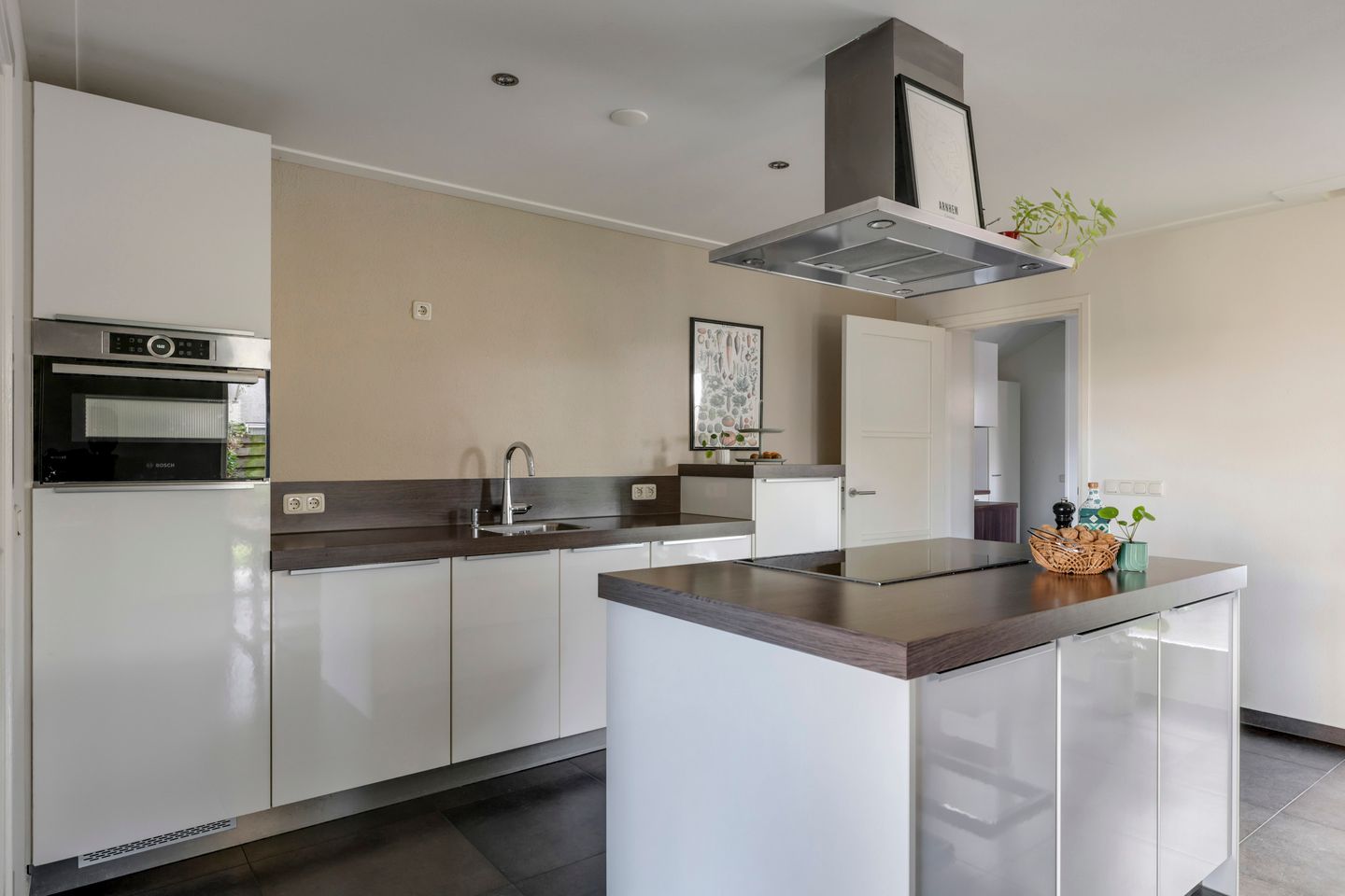 Foto 25 van Leliestraat 2