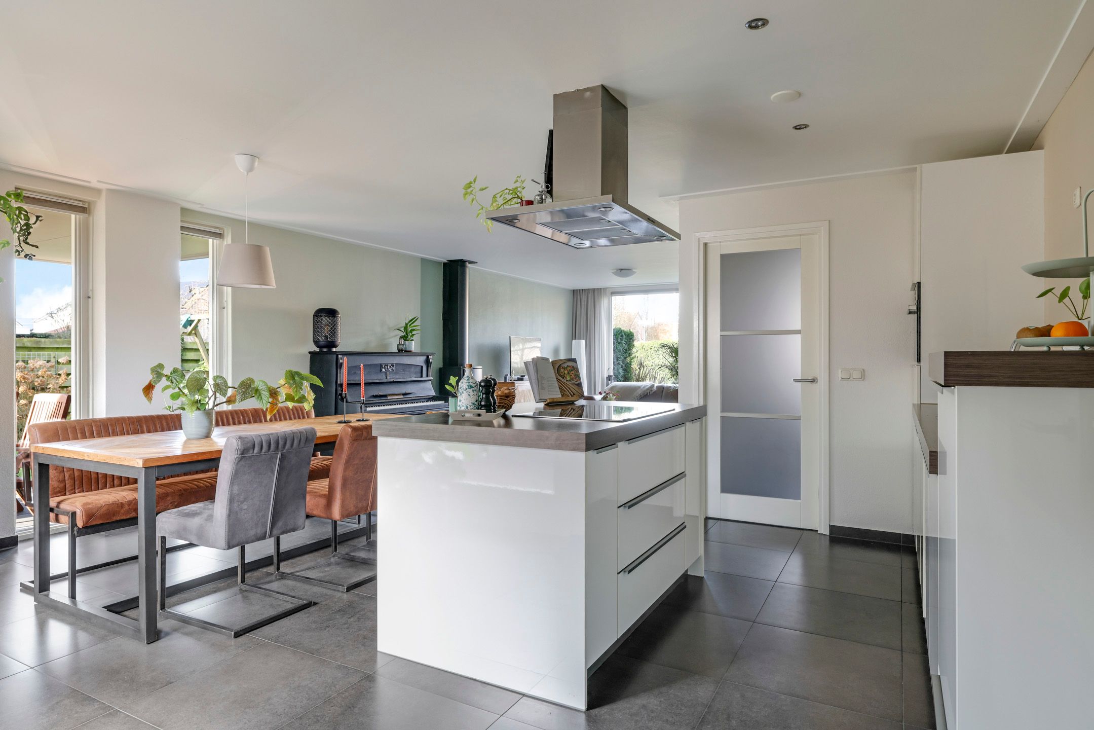 Foto 33 van Leliestraat 2