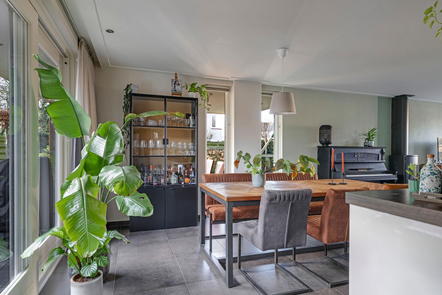 Foto 34 van Leliestraat 2