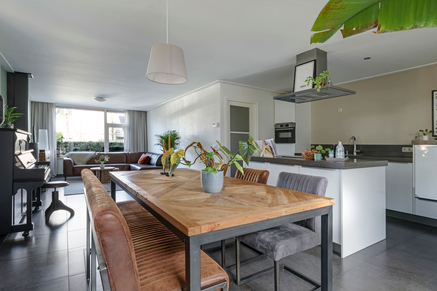 Foto 35 van Leliestraat 2