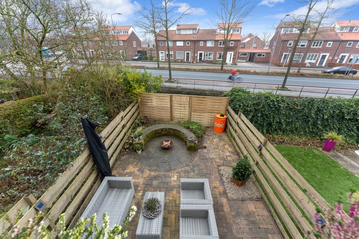 View photo 10 of Staringstraat 3