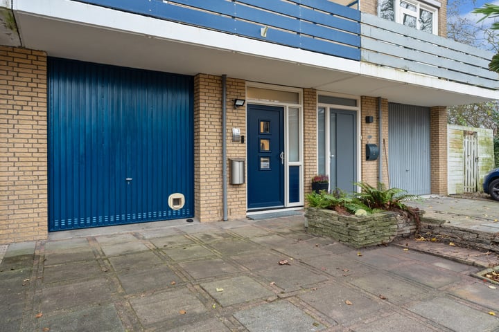 View photo 48 of Staringstraat 3