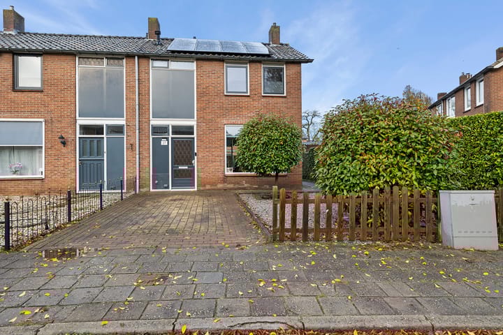 Foto 2 van van Limburg Stirumstraat 27