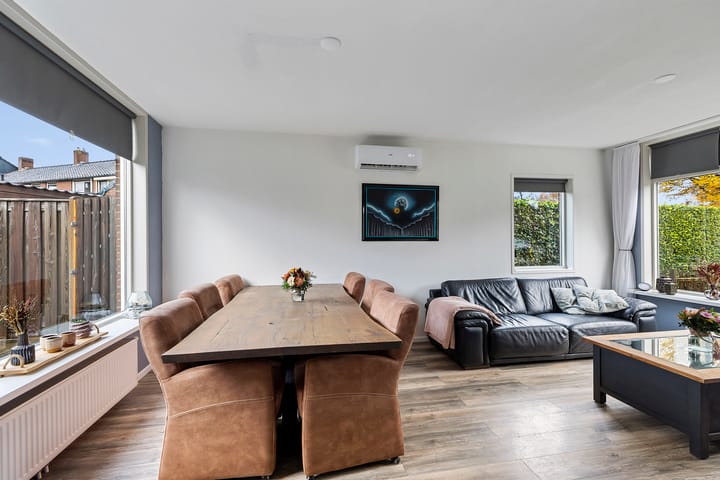 Foto 10 van van Limburg Stirumstraat 27