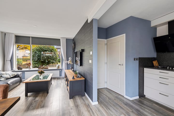 Foto 14 van van Limburg Stirumstraat 27