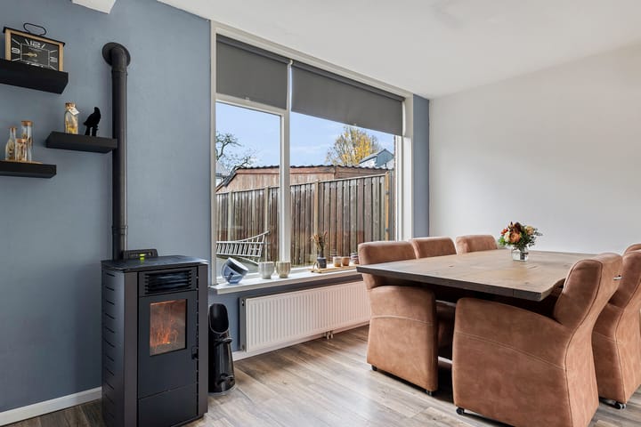 Foto 17 van van Limburg Stirumstraat 27