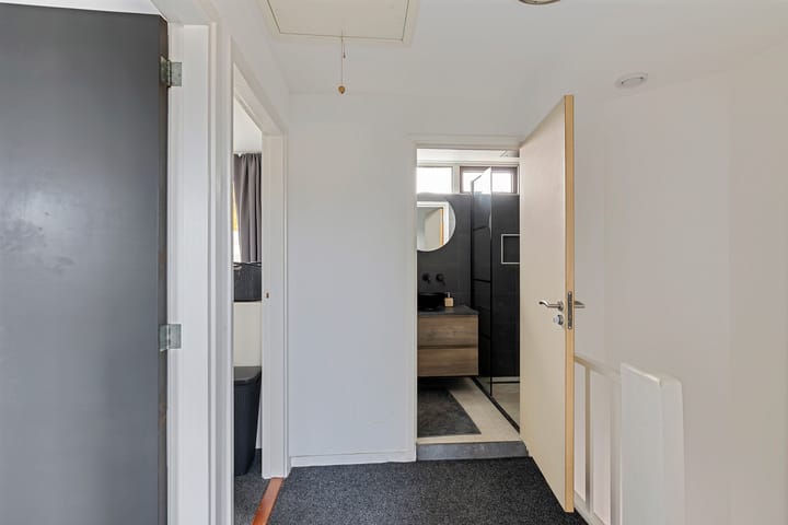 Foto 20 van van Limburg Stirumstraat 27