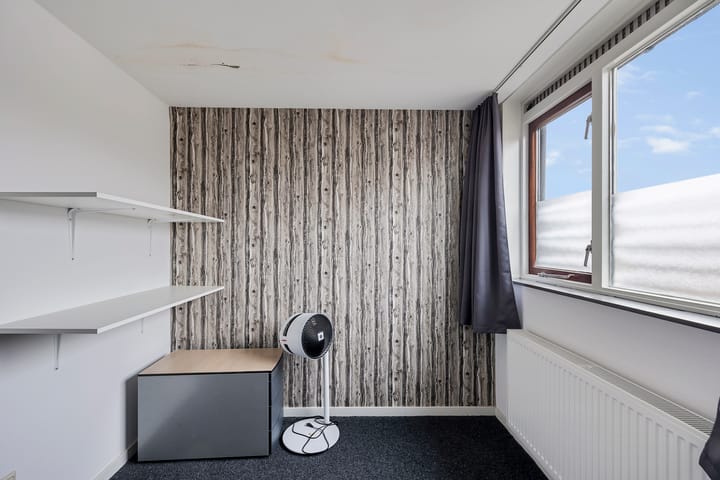 Foto 21 van van Limburg Stirumstraat 27