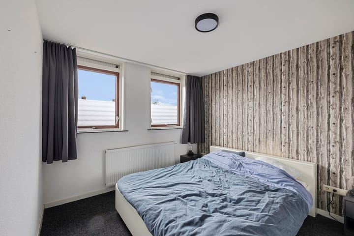 Foto 22 van van Limburg Stirumstraat 27