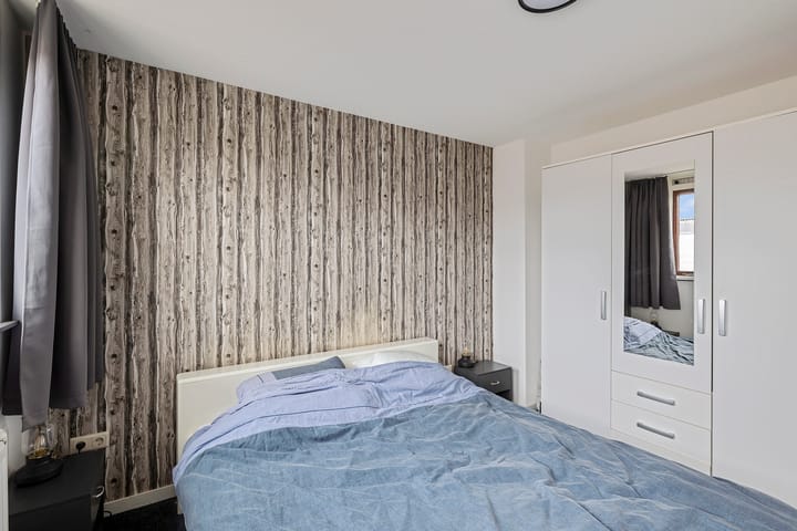 Foto 23 van van Limburg Stirumstraat 27