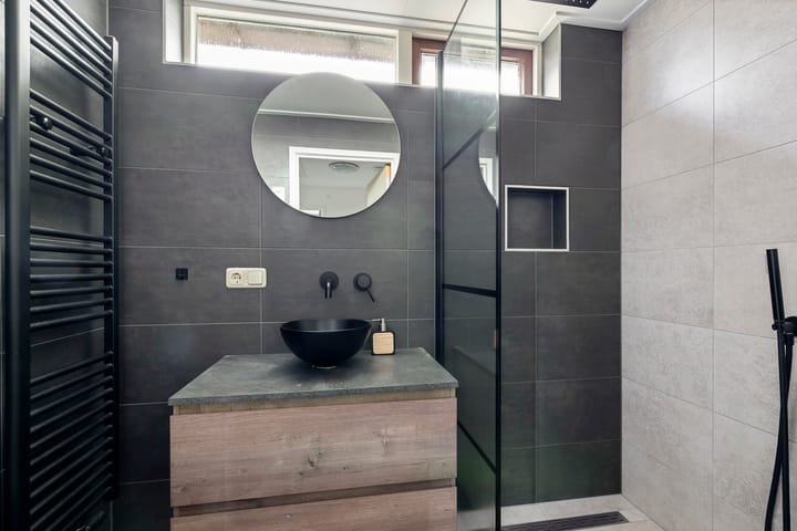 Foto 26 van van Limburg Stirumstraat 27