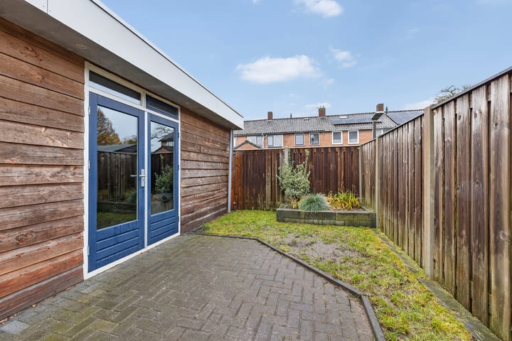 Foto 31 van van Limburg Stirumstraat 27