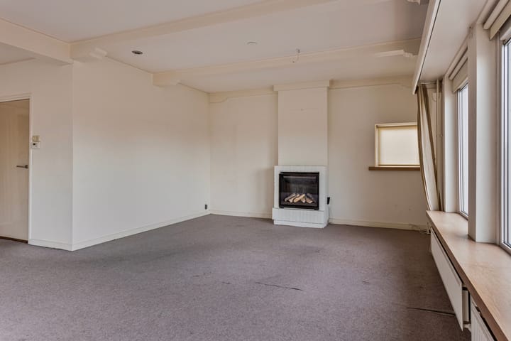 Photo 8 of Bredaseweg 27