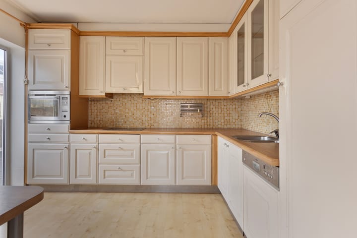 Photo 11 of Bredaseweg 27