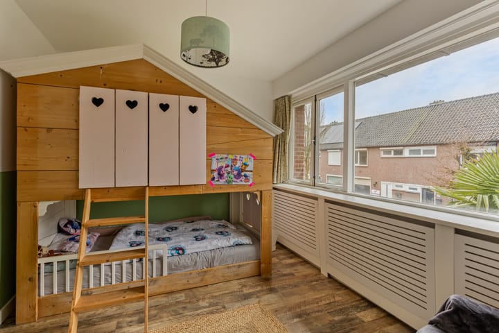 Foto 25 van Mahoniehoutstraat 51