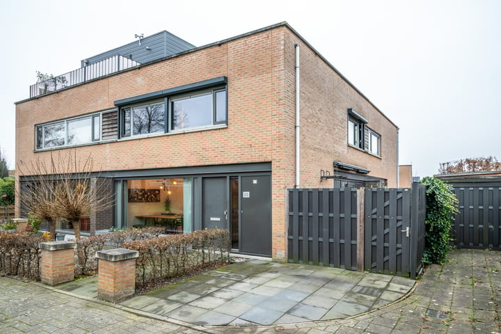 Bekijk foto 1 van Rosamundstraat 23