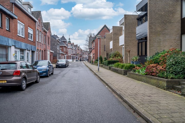 View photo 49 of 2e Lambertusstraat 19