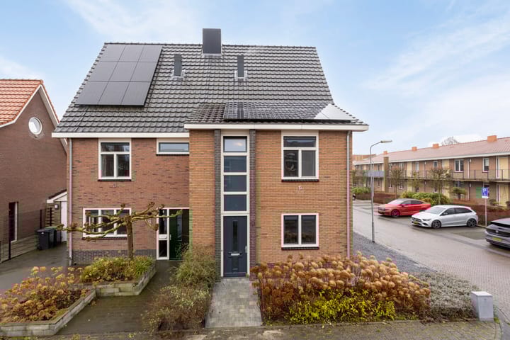 Photo 1 of Bornkamp 32