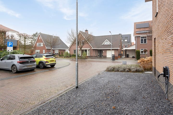 Photo 49 of Bornkamp 32