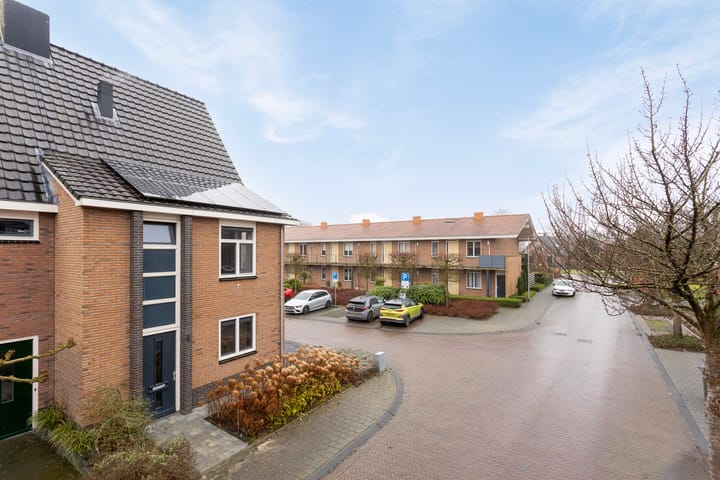 Photo 50 of Bornkamp 32