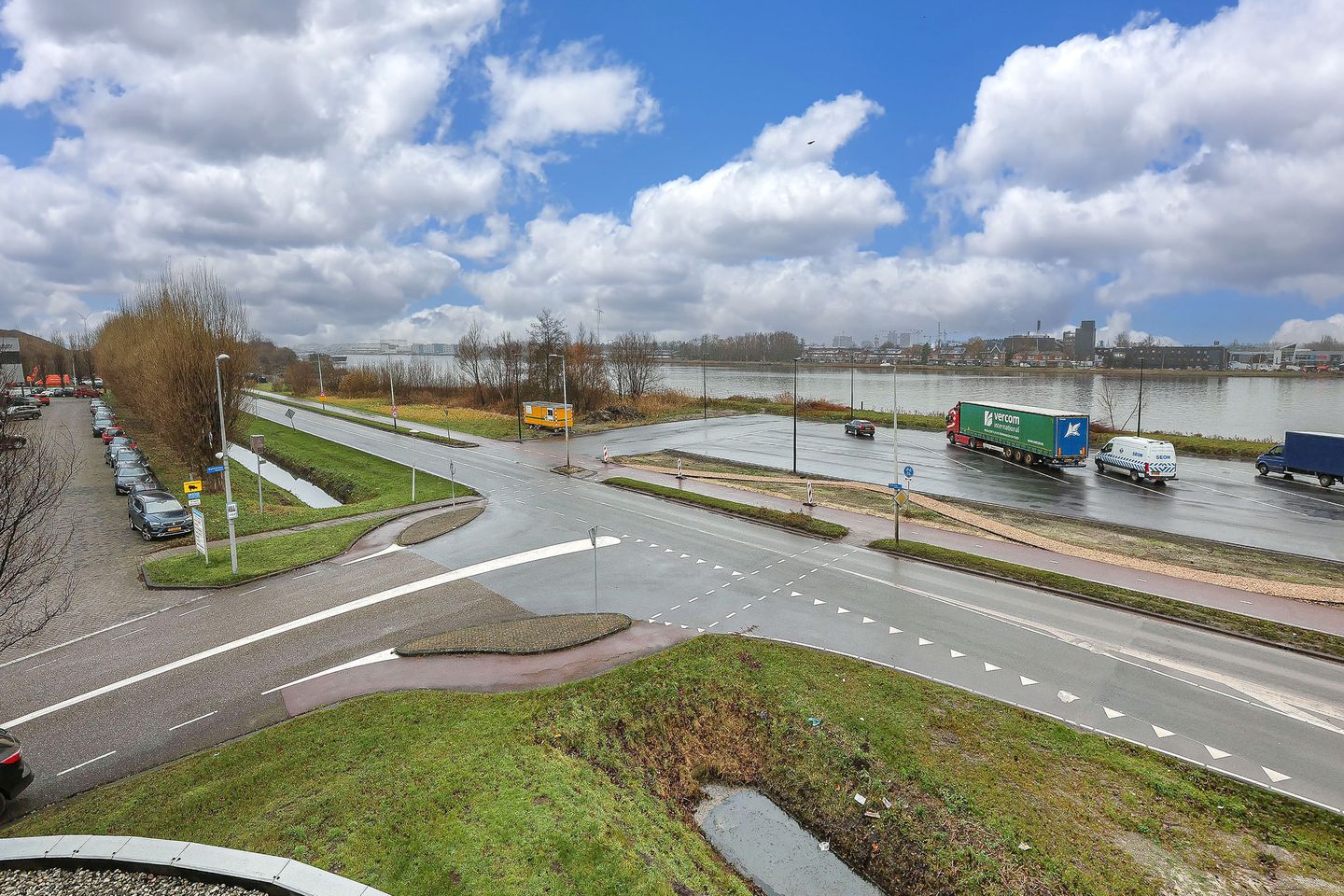 Bekijk foto 2 van Dukdalfweg 60