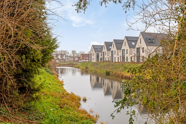 Foto 29 van Emmerikseweg 15