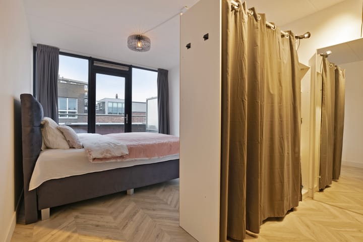 Foto 15 van Raadhuisplein 4-C