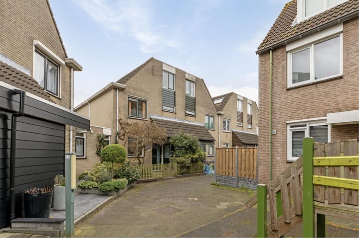 Photo 1 of Ernst Barlachrade 65