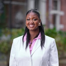 T. Krenten - Receptionist