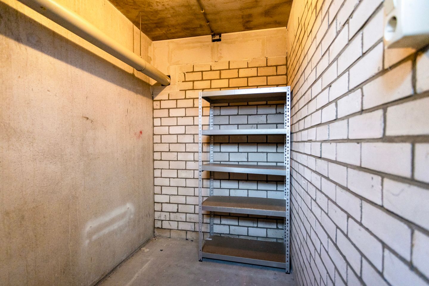 Photo 35 of Tjaarda 214