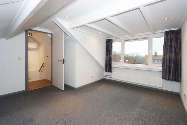 Foto 32 van Schenck van Nijdeggenstraat 13