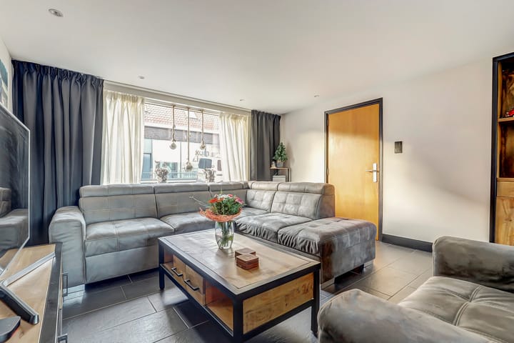 Photo 7 of Raadhuisstraat 63