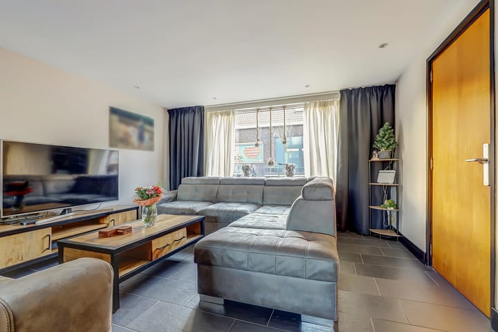 Photo 8 of Raadhuisstraat 63