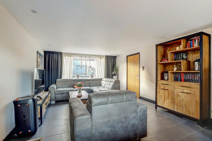 Photo 9 of Raadhuisstraat 63