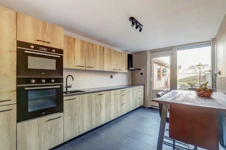 Photo 11 of Raadhuisstraat 63