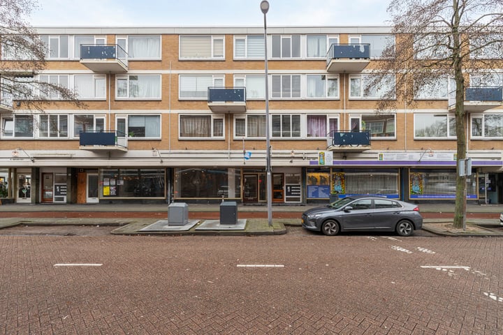 View photo 1 of Krabbendijkestraat 3