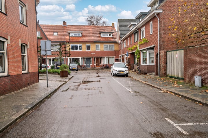 View photo 50 of Rozenkransstraat 13