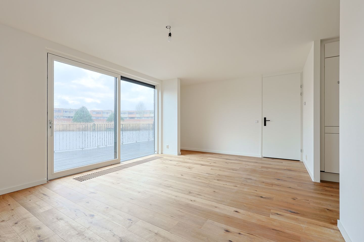 Photo 4 of Blauwe Ring 97