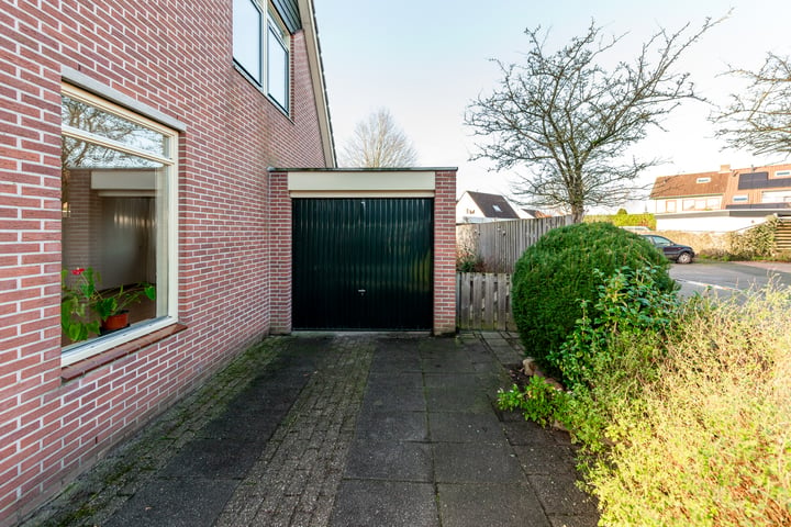 Bekijk foto 45 van Rein de Jongstraat 15