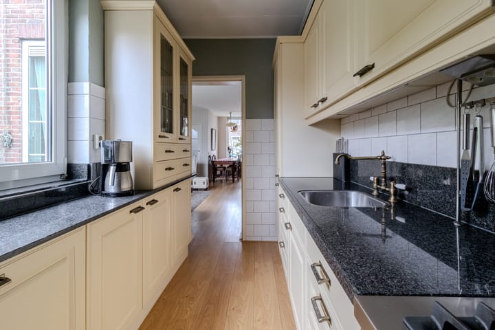 Foto 13 van Trompstraat 175