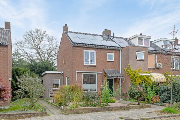 Glimwormstraat 8