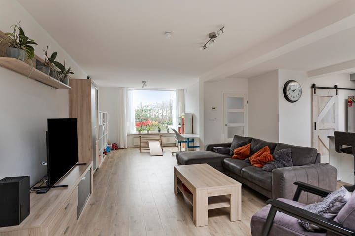 Foto 3 van van Woudeweg 26