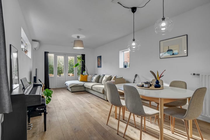 Photo 3 of Landbouwstraat 1-A