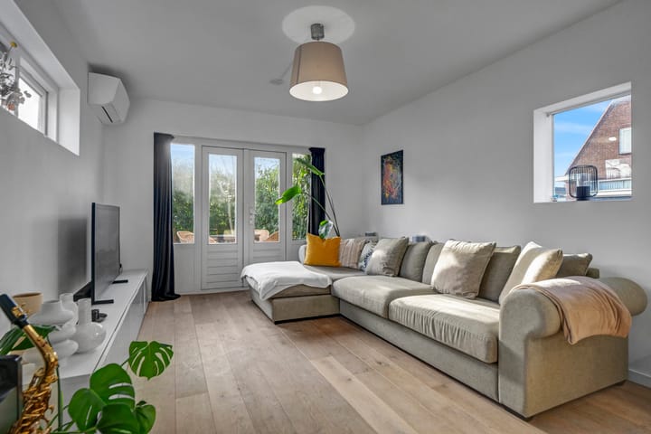 Photo 10 of Landbouwstraat 1-A