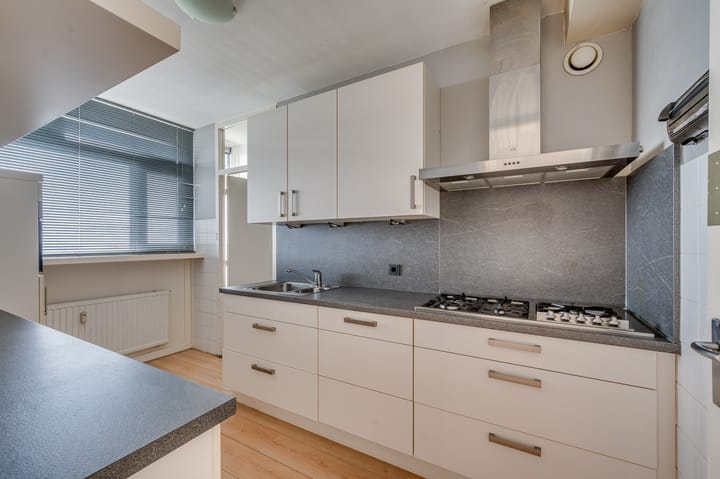 Photo 13 of Jan Vermeerstraat 451