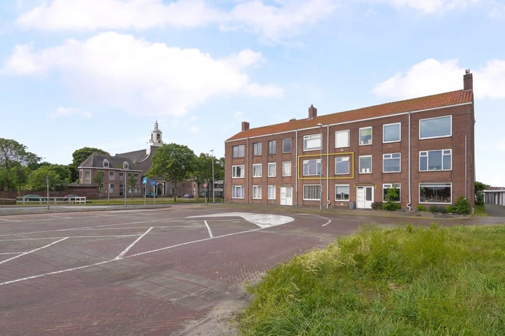 Bekijk foto 1 van Kanaalweg 136