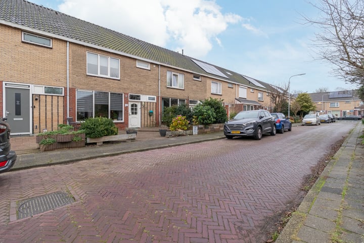 Bekijk foto 31 van Montessoristraat 9