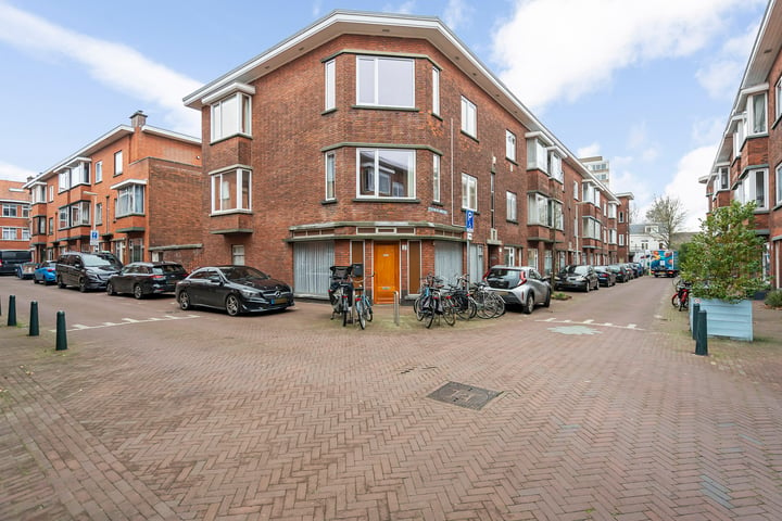 View photo 1 of Pieter van den Zandestraat 6