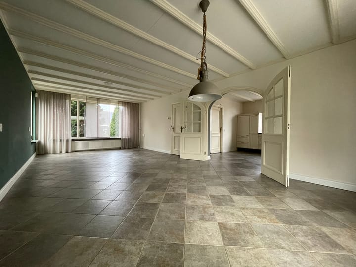 Photo 2 of Topaasstraat 17